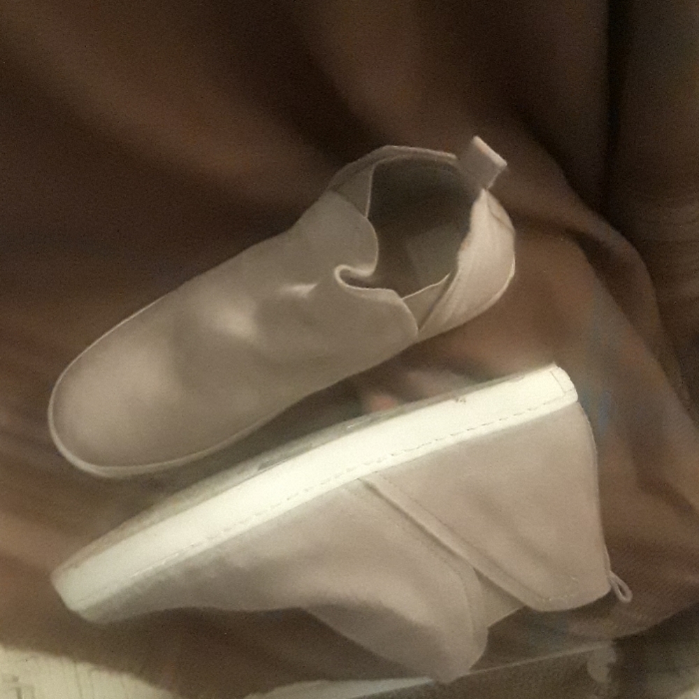 Sneaker suede booties